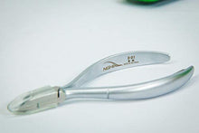 Load image into Gallery viewer, Nghia Cuticle Nippers C-03 Jaw14 (D01 14)
